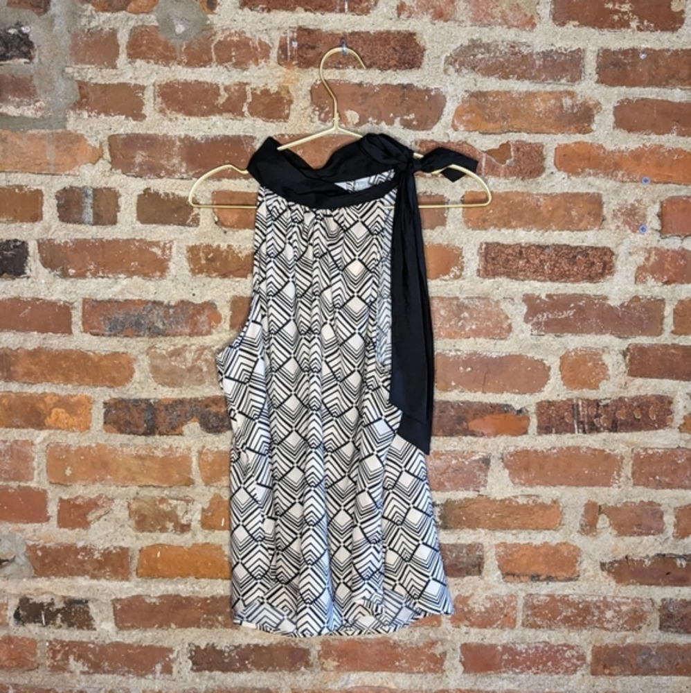 NWT New York & Company Medium Black & Cream Top w/ a Tie at Neck